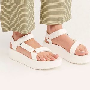 Flat form Universal Teva Sandals White